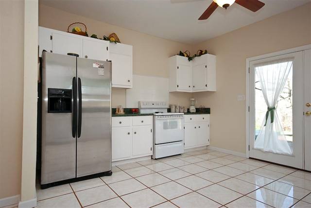 2030 Keeler Mill Road Greenville, SC 29617 - Photo 4 of 25