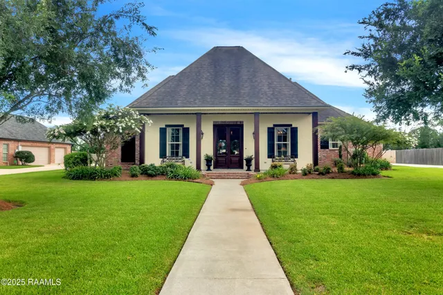 $395,000 | 3013 Woodland Drive, Jennings, LA 70546