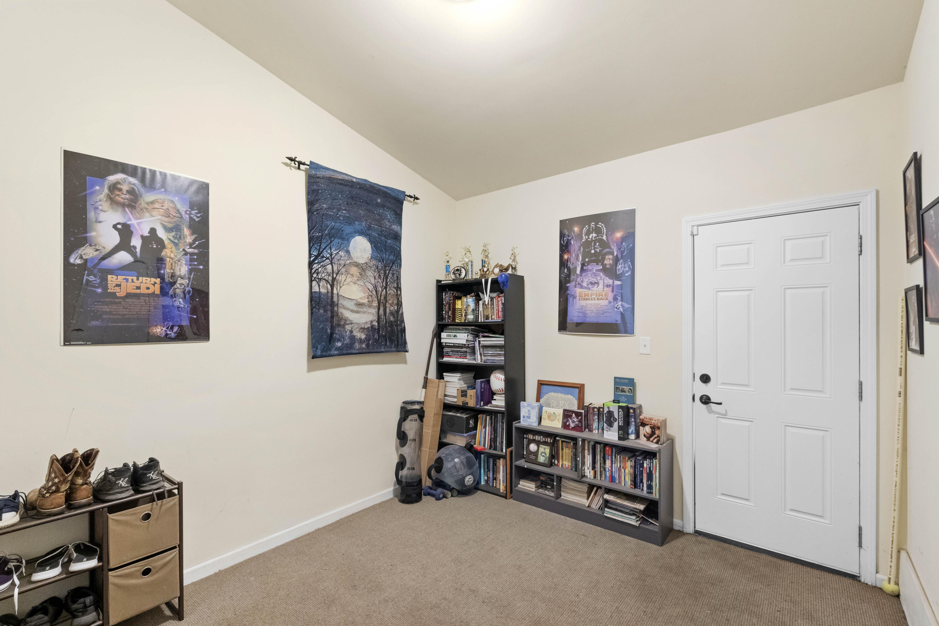 430 Pembroke Road Valparaiso, IN 46385 - Photo 14 of 18 3000x2000