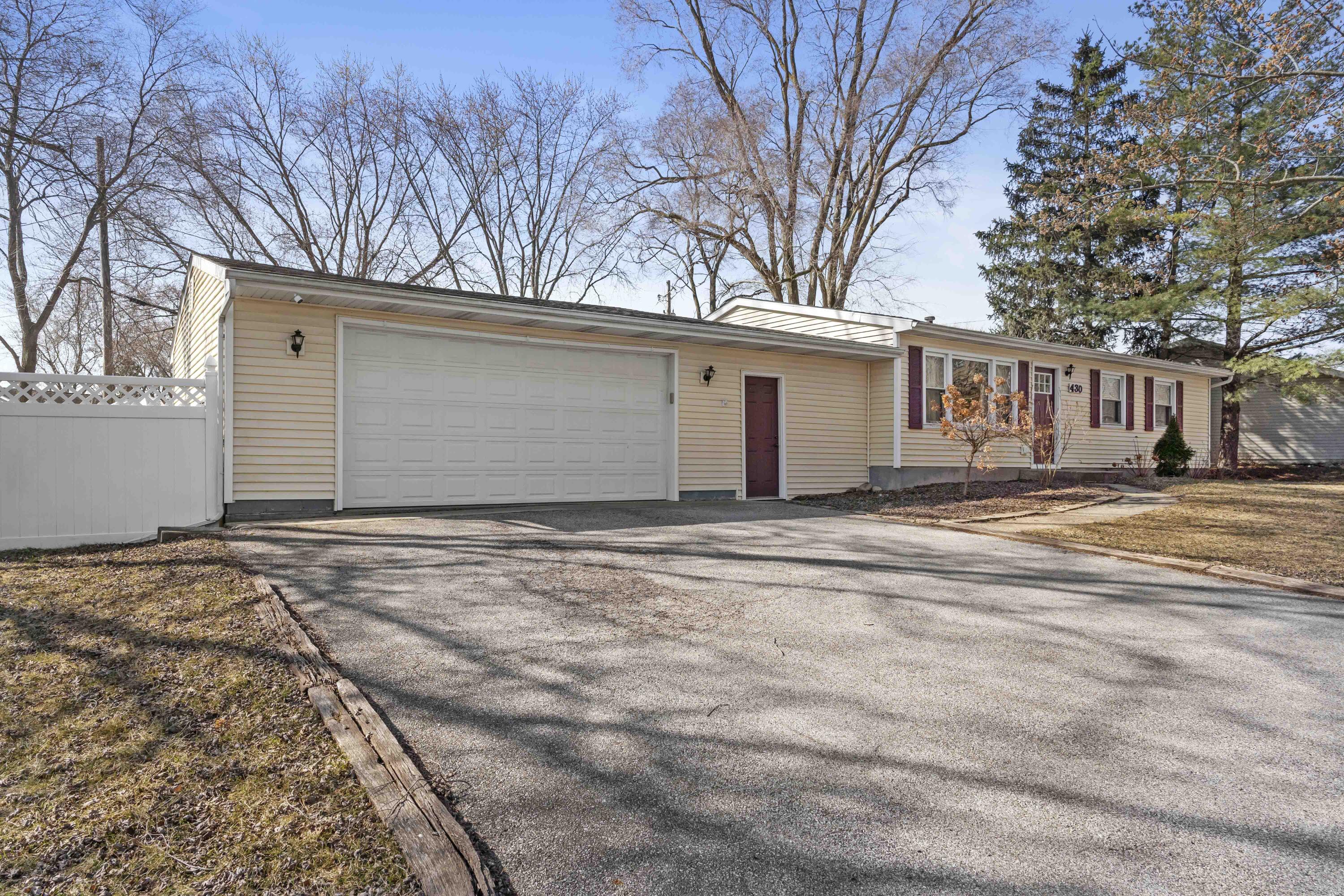 430 Pembroke Road Valparaiso, IN 46385 - Photo 15 of 18 3000x2000