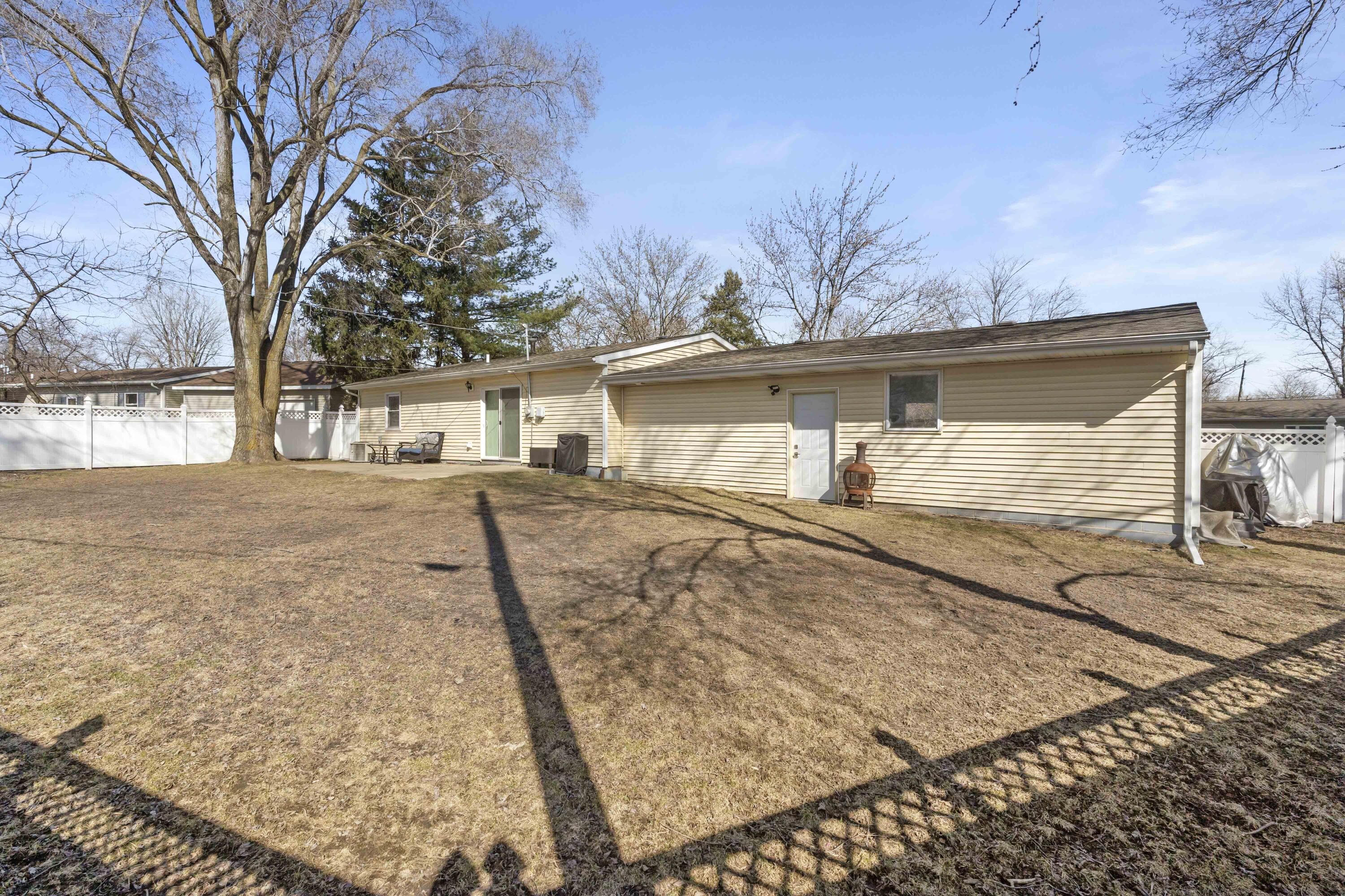 430 Pembroke Road Valparaiso, IN 46385 - Photo 16 of 18 3000x2000