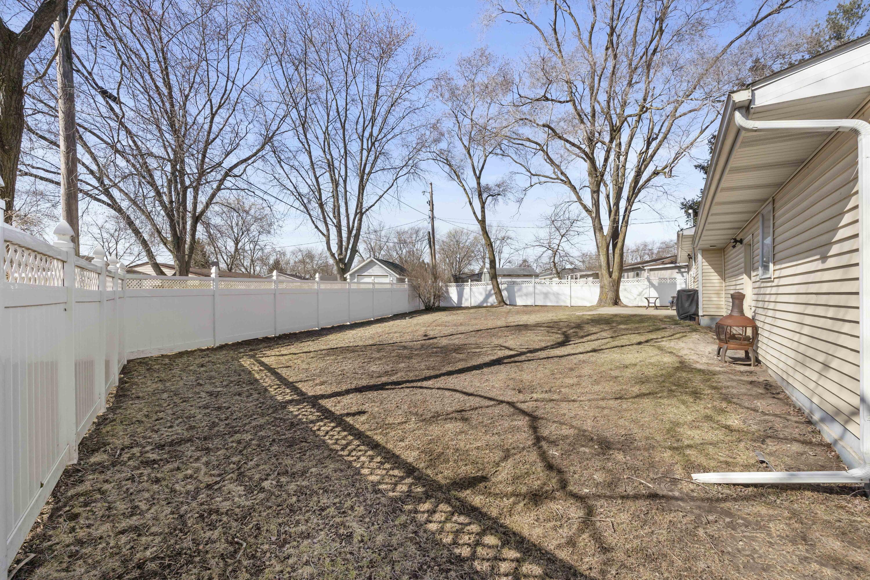 430 Pembroke Road Valparaiso, IN 46385 - Photo 18 of 18 3000x2000