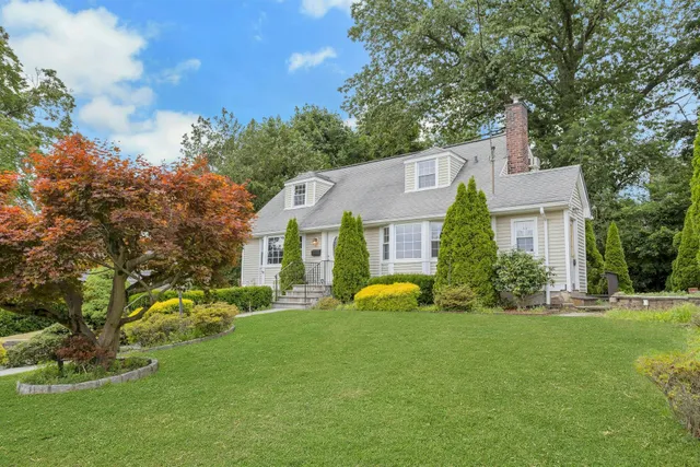 $770,000 | 11 Kingston Avenue, West Harrison, NY 10604