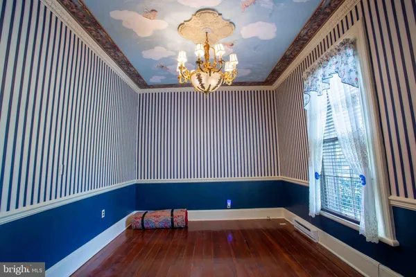 $399,000 | 147 South Court Street, Luray, VA 22835