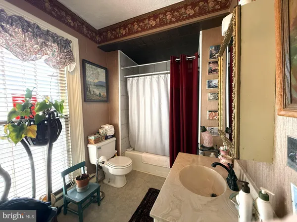 $399,000 | 147 South Court Street, Luray, VA 22835