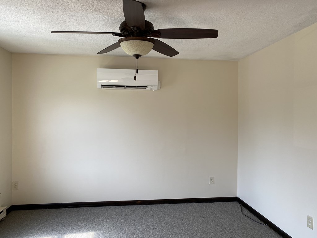 218-220 Centre Street Springfield, MA 01151 - Photo 23 of 27 a view of small space