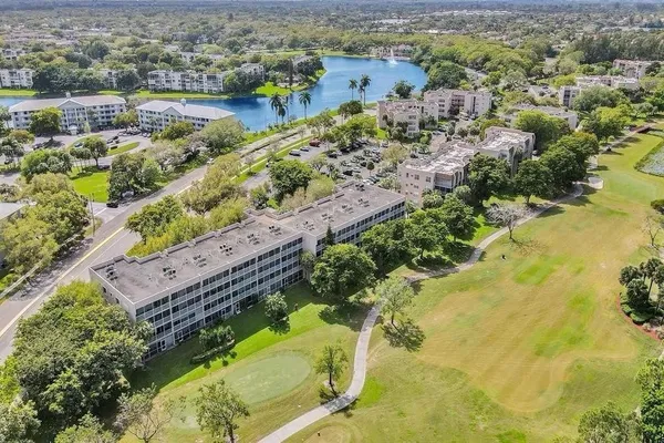 $2,100 | 9470 Tangerine Place, Unit 208, Davie, FL 33324