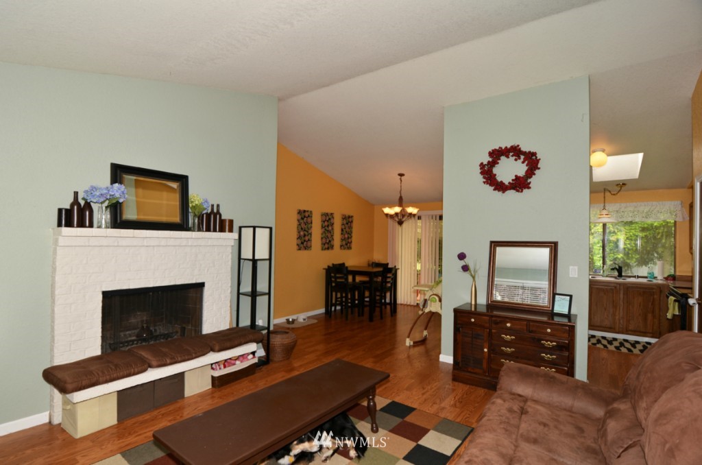 606 Duchess Road Bothell, WA 98012 - Photo 2 of 15