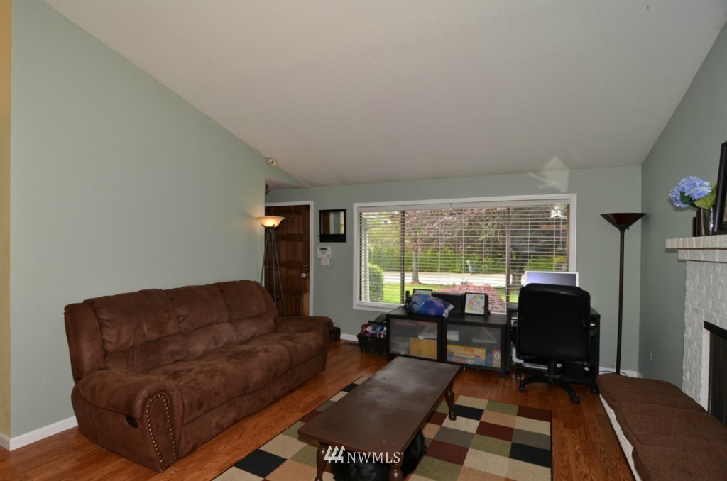 606 Duchess Road Bothell, WA 98012 - Photo 3 of 15
