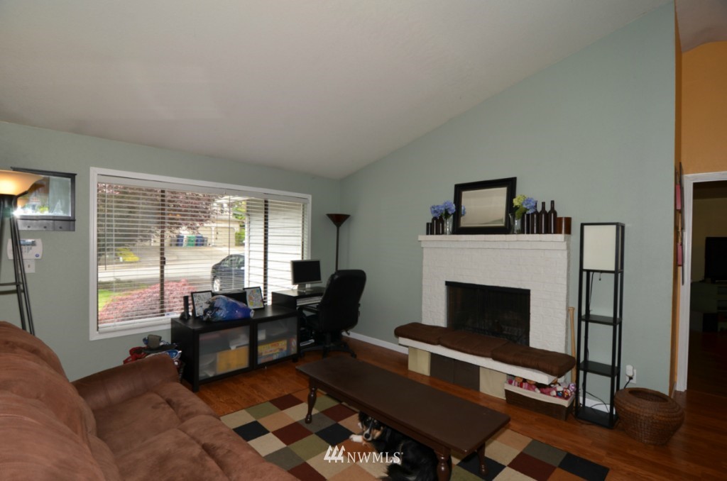 606 Duchess Road Bothell, WA 98012 - Photo 4 of 15