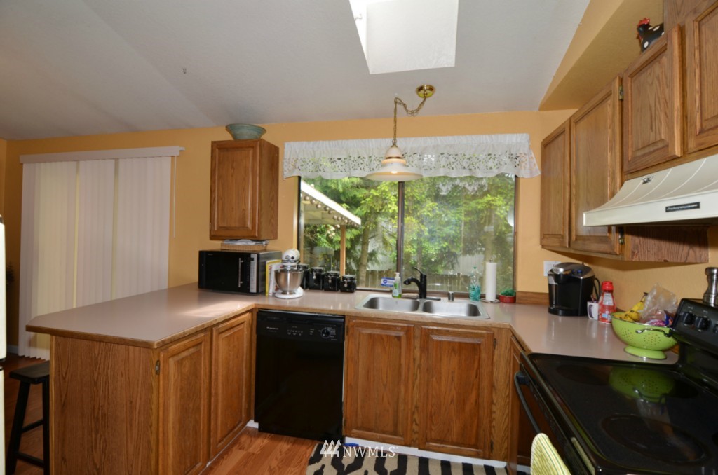 606 Duchess Road Bothell, WA 98012 - Photo 5 of 15