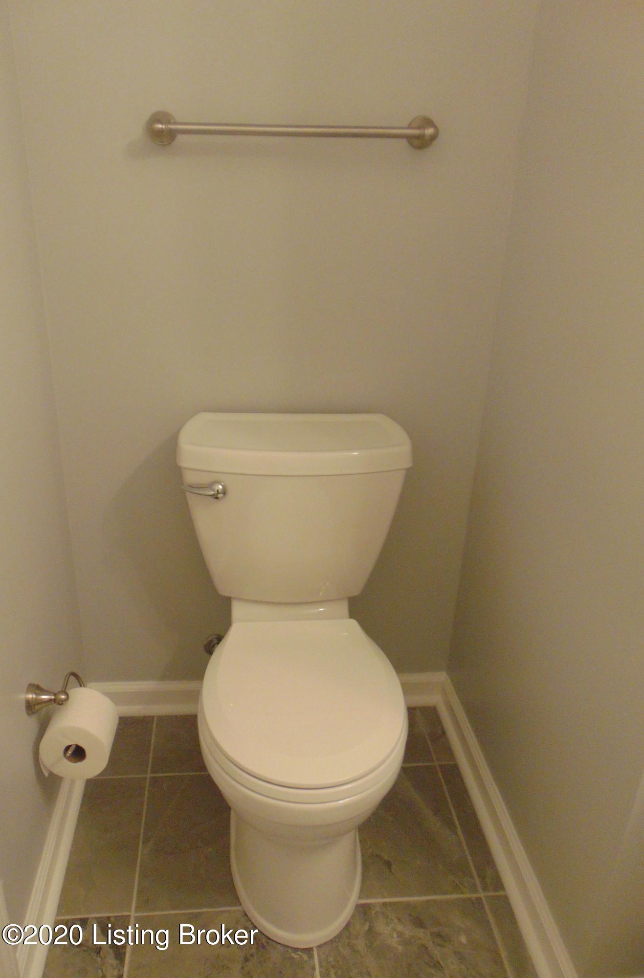 9244 Chenault Road Louisville, KY 40272 - Photo 22 of 29 DSC03524 (2)