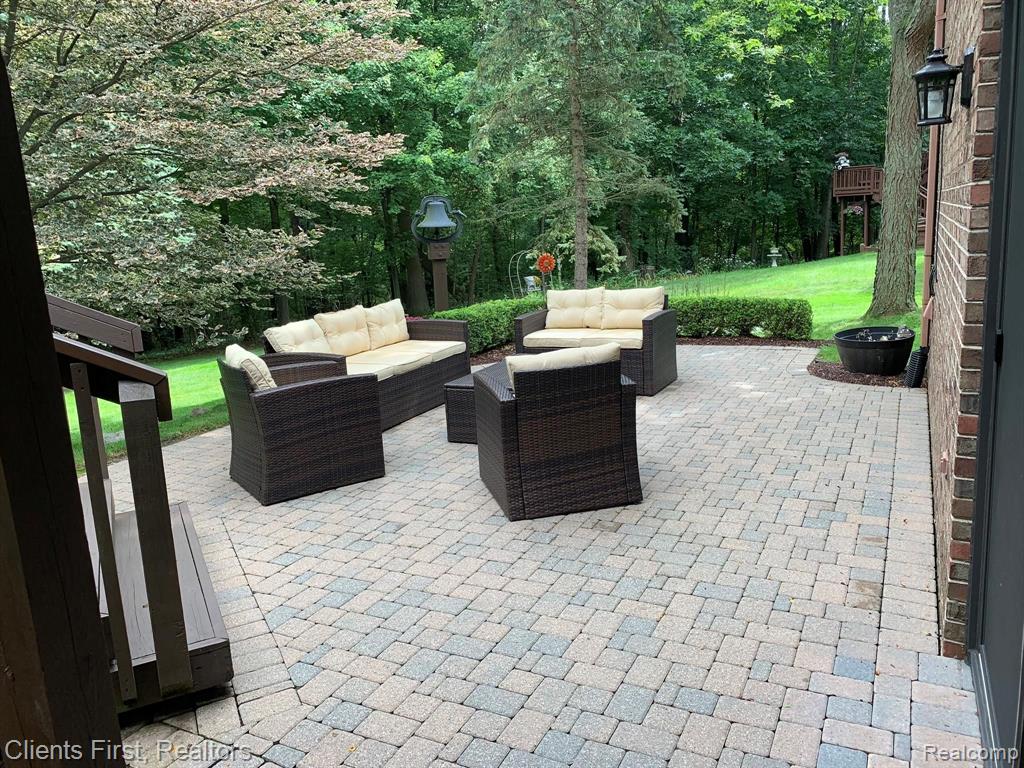 31231 Country Ridge Circle Farmington Hills, MI 48331 - Photo 19 of 73