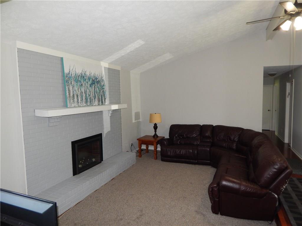 8708 South Franklin Road Indianapolis, IN 46259 - Photo 4 of 23 Gallery Image 4