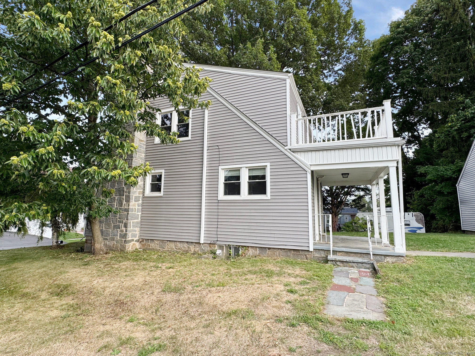 1265 Lindley Street Bridgeport, CT 06606 - Photo 2 of 20