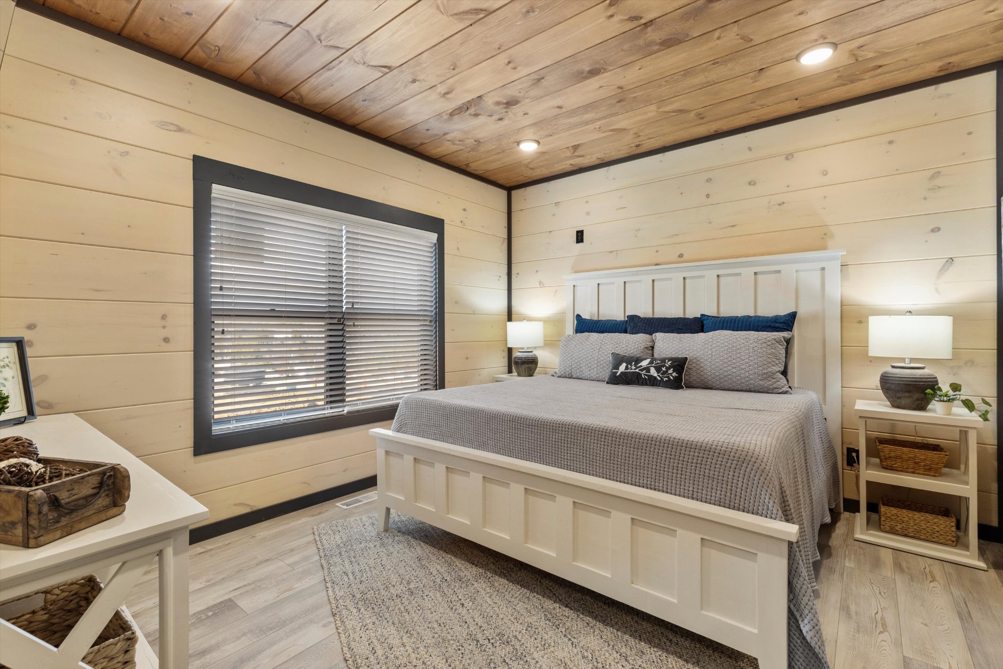 320 Rambling Creek Way Sevierville, TN 37862 - Photo 29 of 65 a bed room with a bed and a chair
