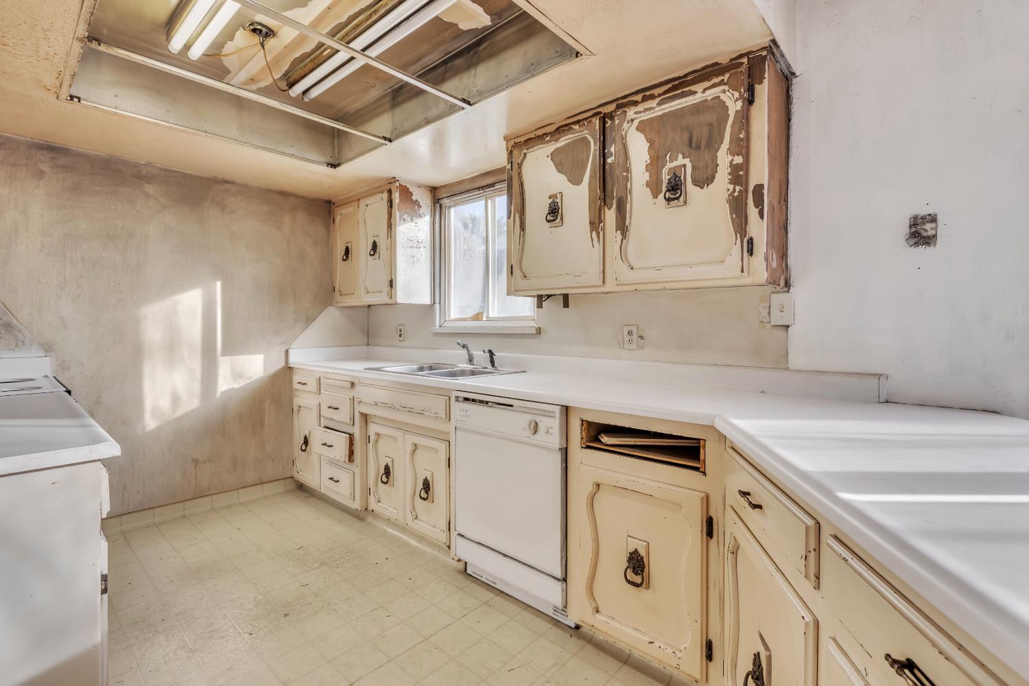 1528 Rancho Way Yuba City, CA 95993 - Photo 11 of 25