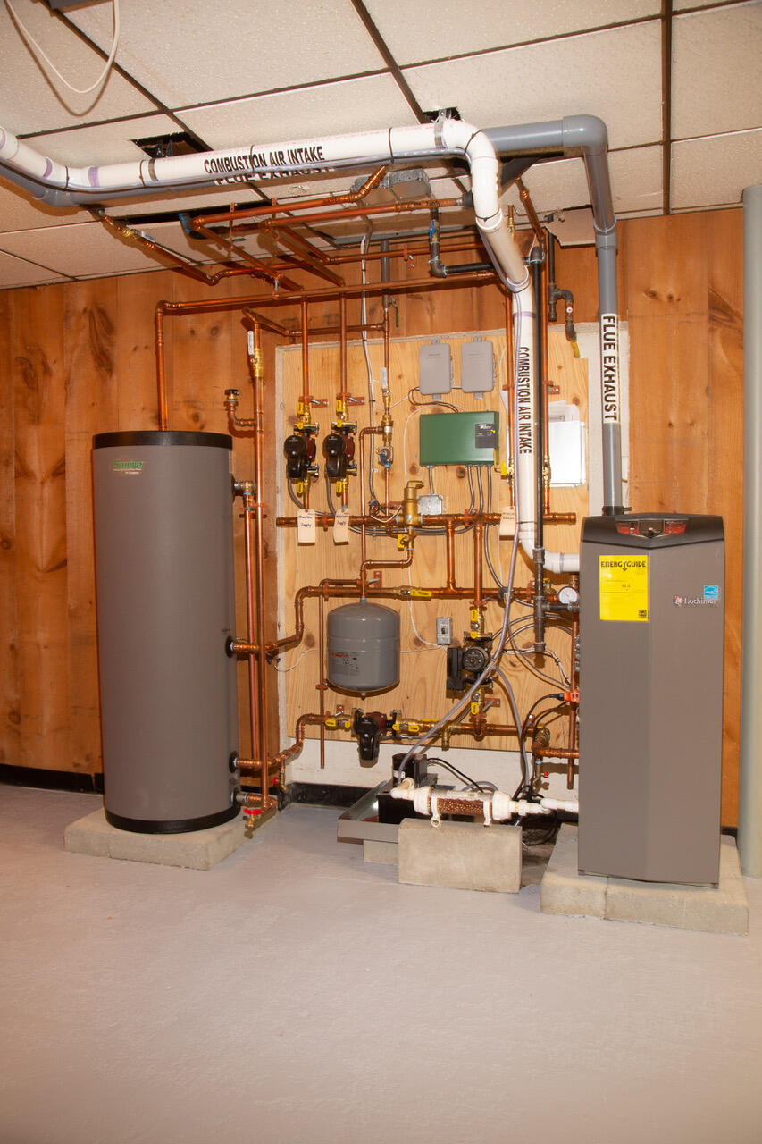 21 Midpine Road Cummaquid, MA 02675 - Photo 29 of 32 a view of a room with gym equipment