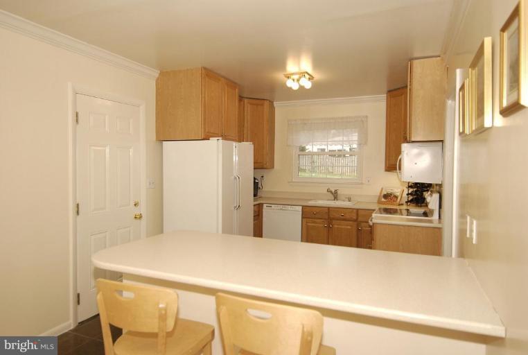 6824 Lemon Road McLean, VA 22101 - Photo 10 of 30 Kitchen