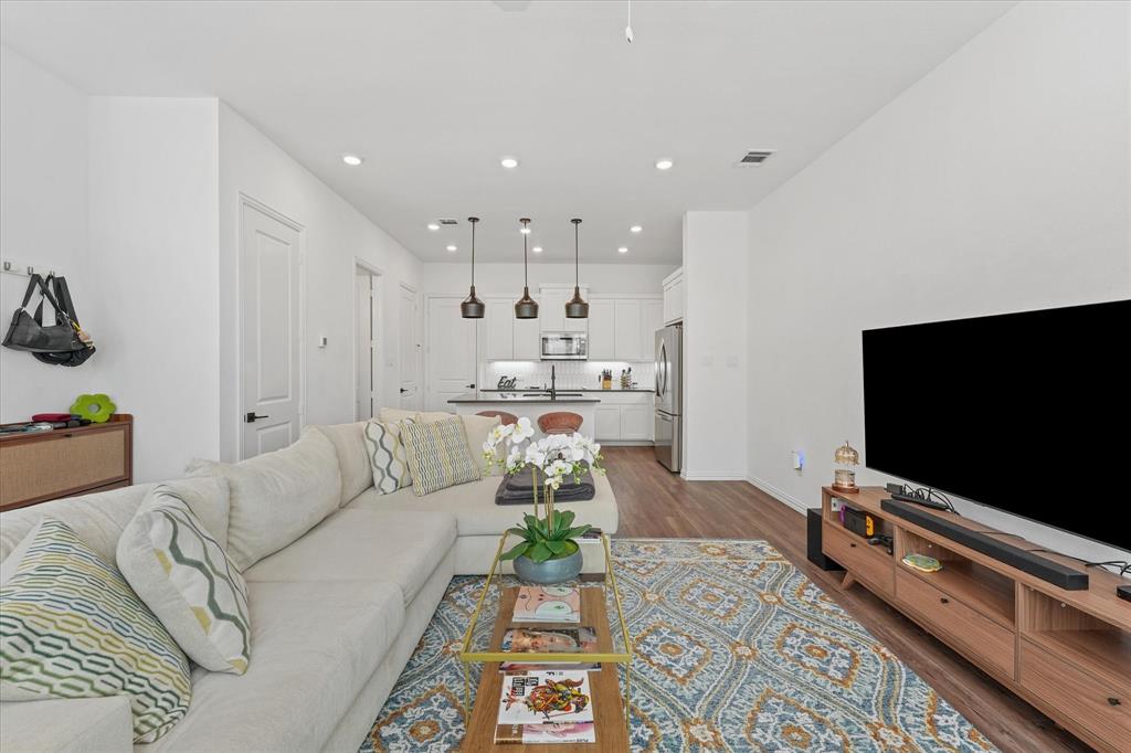 7562 Edgeware Road Dallas, TX 75228 - Photo 6 of 25