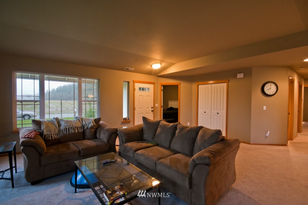 10596 Peter Anderson Road Burlington, WA 98233 - Photo 4 of 16 Gallery Image 4