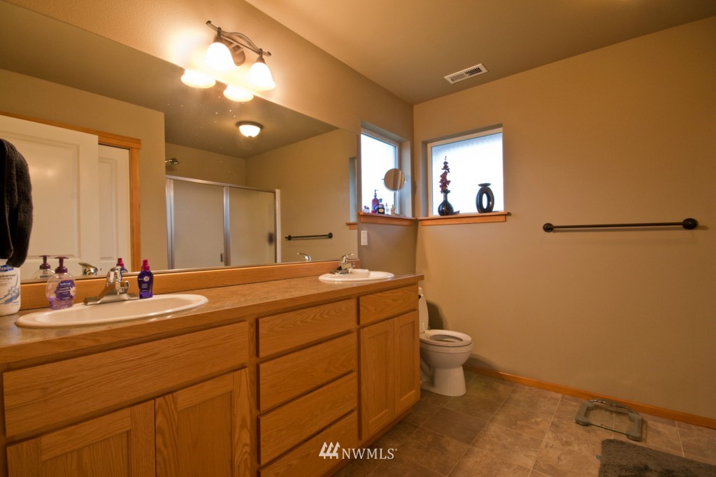 10596 Peter Anderson Road Burlington, WA 98233 - Photo 10 of 16 Gallery Image 10