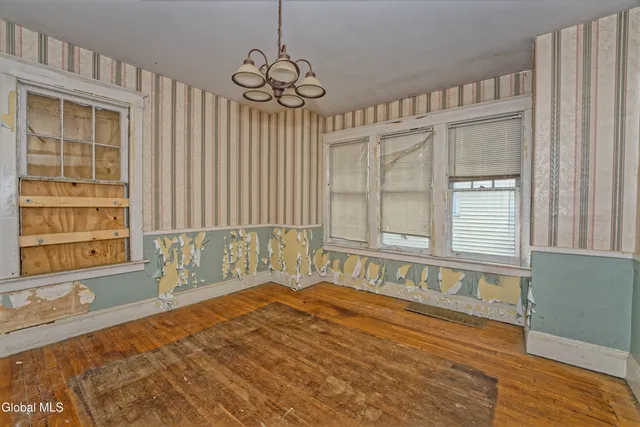 $164,950 | 42 North Lake Avenue, Troy, NY 12180