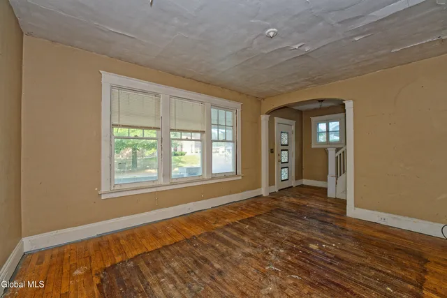 $164,950 | 42 North Lake Avenue, Troy, NY 12180