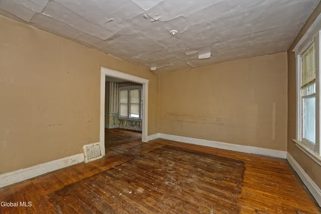 $164,950 | 42 North Lake Avenue, Troy, NY 12180