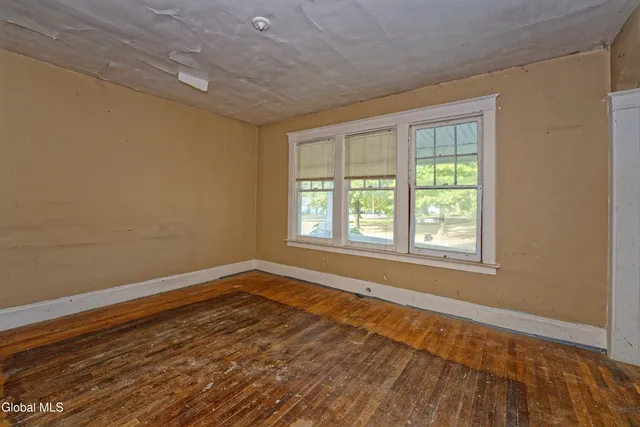 $164,950 | 42 North Lake Avenue, Troy, NY 12180