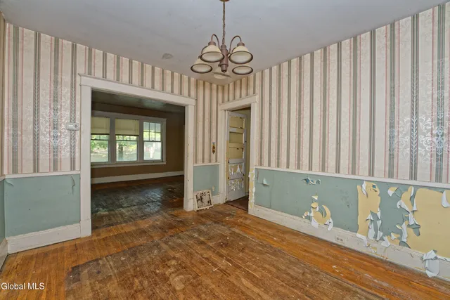 $164,950 | 42 North Lake Avenue, Troy, NY 12180