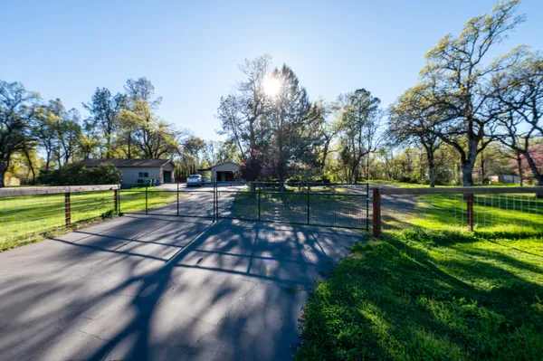 $459,900 | 9246 Chaparral Drive, Redding, CA 96001