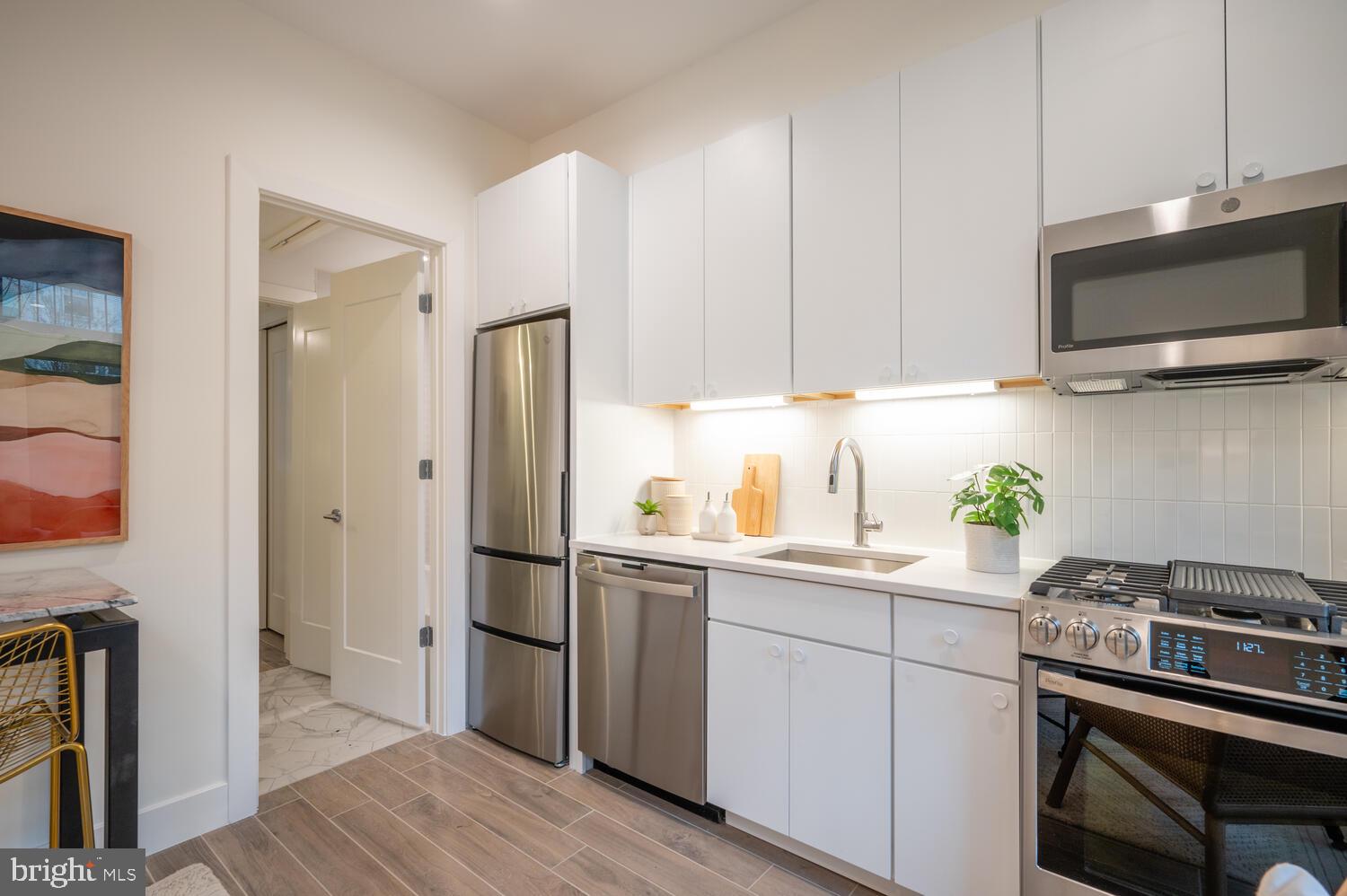 2419 Ontario Road Northwest, Unit T02 Washington, DC 20009 - Photo 6 of 17