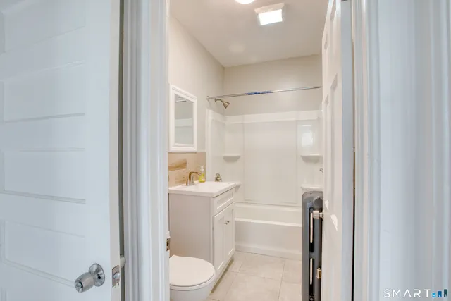 $2,100 | 325 Chestnut Street, New Britain, CT 06051