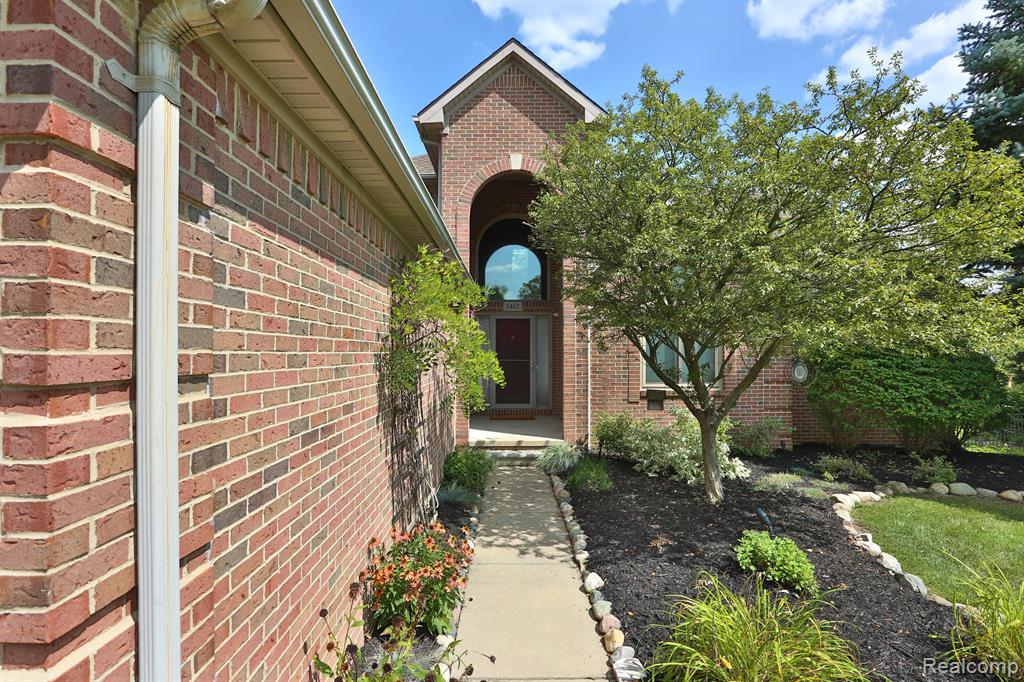 3462 Cascade Circle Rochester Hills, MI 48307 - Photo 3 of 33