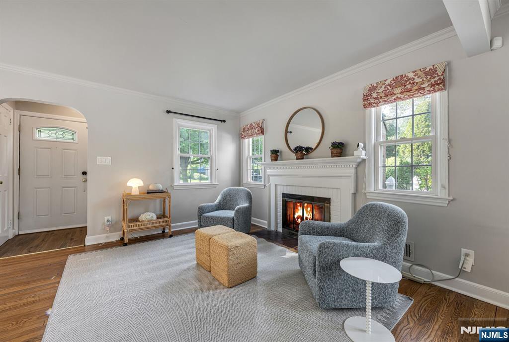 451 Bogert Avenue Ridgewood, NJ 07450 - Photo 4 of 33