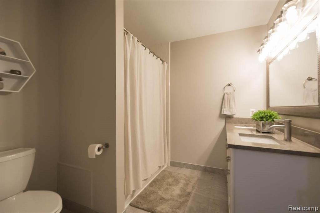 37291 Chesapeake Road Farmington Hills, MI 48335 - Photo 31 of 45