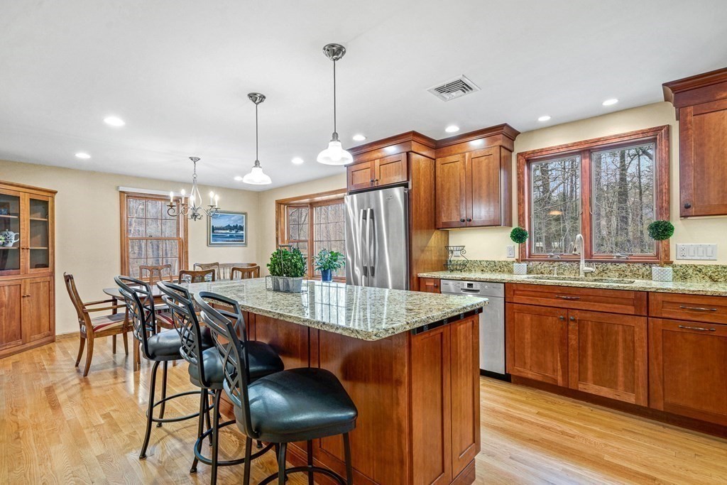 386 Sharpners Pond Road North Andover, MA 01845 - Photo 8 of 29 Gallery Image 8