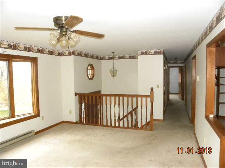 491 Hamilton Road Cochranville, PA 19330 - Photo 5 of 21 Living Room