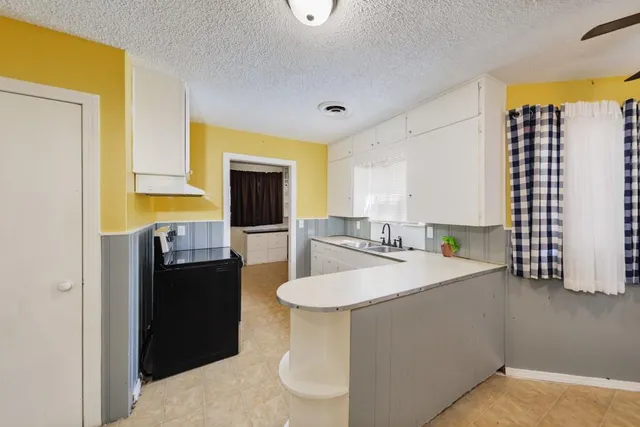 $1,250 | 1002 Lowrie Street, Bowie, TX 76230