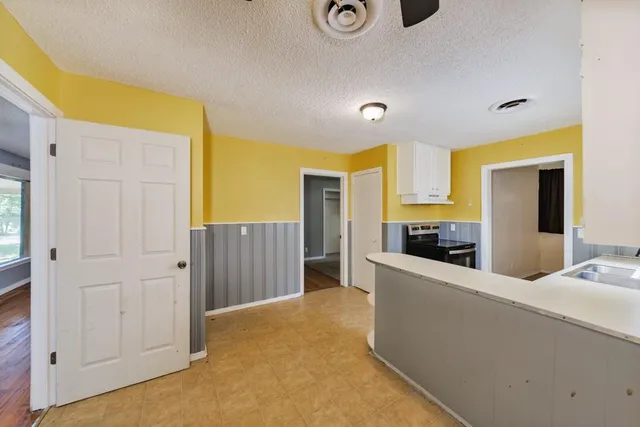 $1,250 | 1002 Lowrie Street, Bowie, TX 76230