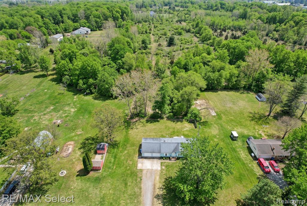 11061 Main Road Fenton, MI 48430 - Photo 2 of 27