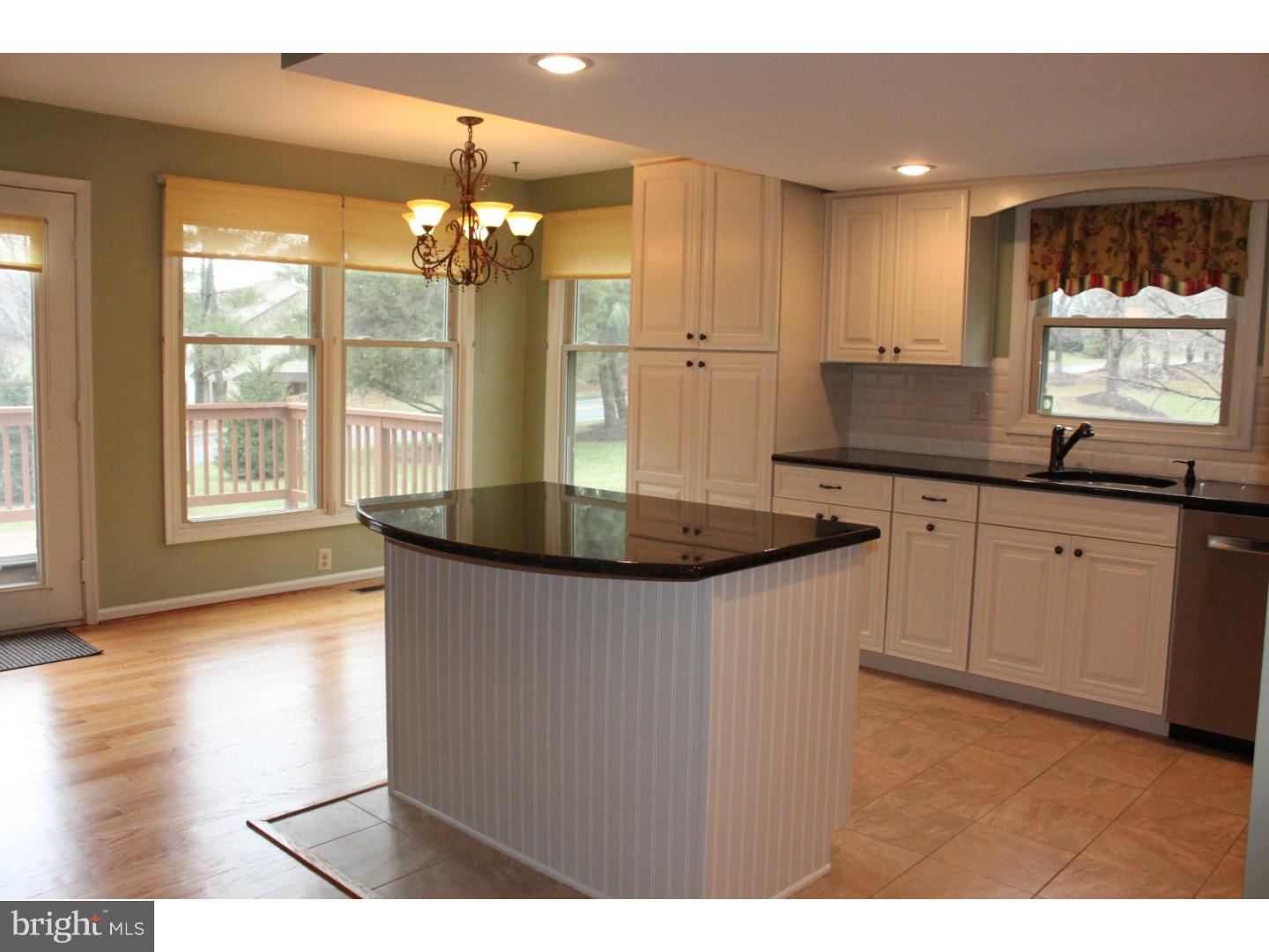 64 Soldiers Square Wayne, PA 19087 - Photo 11 of 25 Kitchen