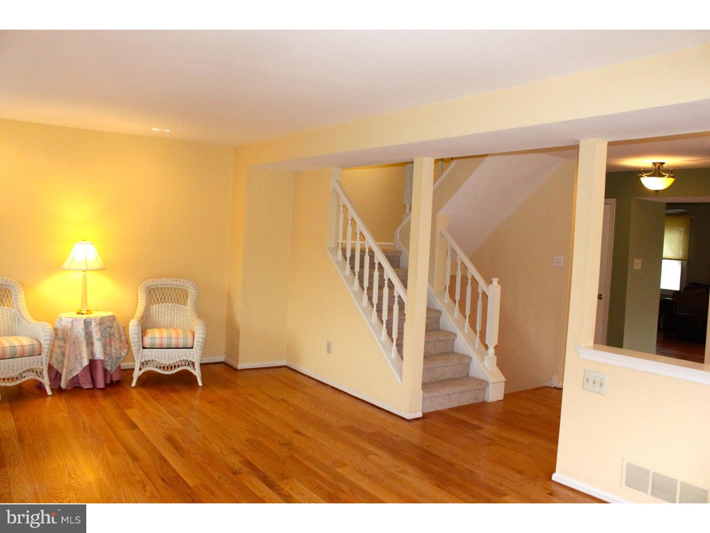 64 Soldiers Square Wayne, PA 19087 - Photo 15 of 25 Living Room