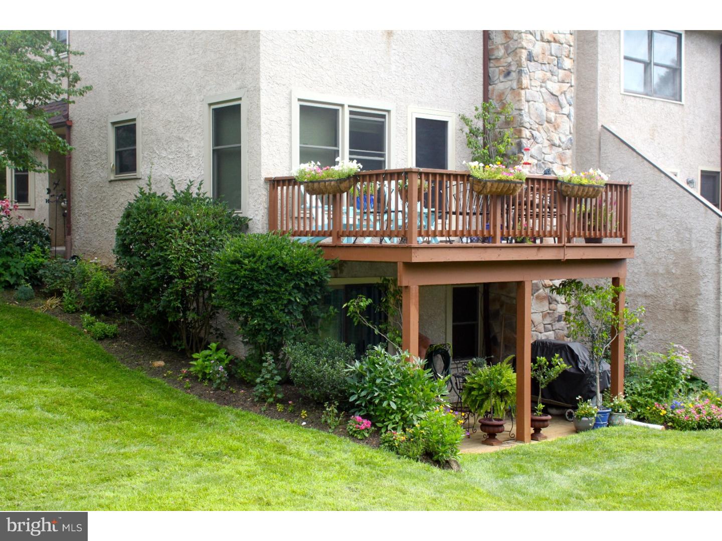 64 Soldiers Square Wayne, PA 19087 - Photo 4 of 25 Deck