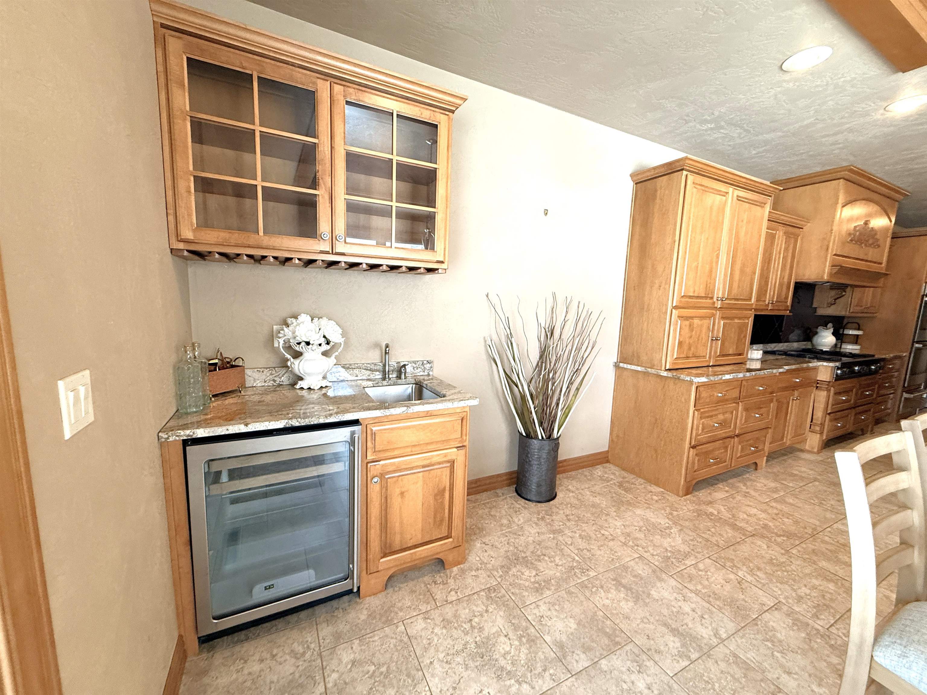 448 Harvest Road Green Bay, WI 54302 - Photo 12 of 71