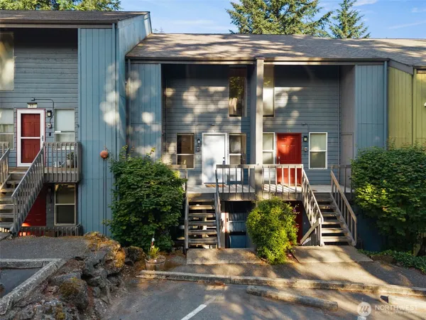 $250,000 | 500 National Avenue North, Unit 14, Bremerton, WA 98312