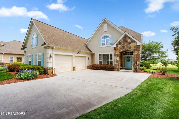 $649,900 | 204 Kingbird Drive, Vonore, TN 37885