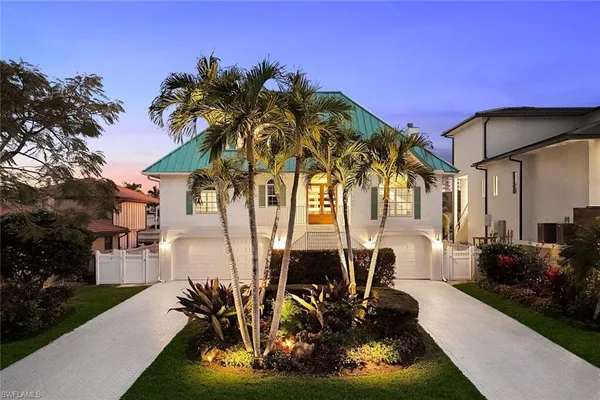 $3,900,000 | 464 Oak Avenue, Naples, FL 34108