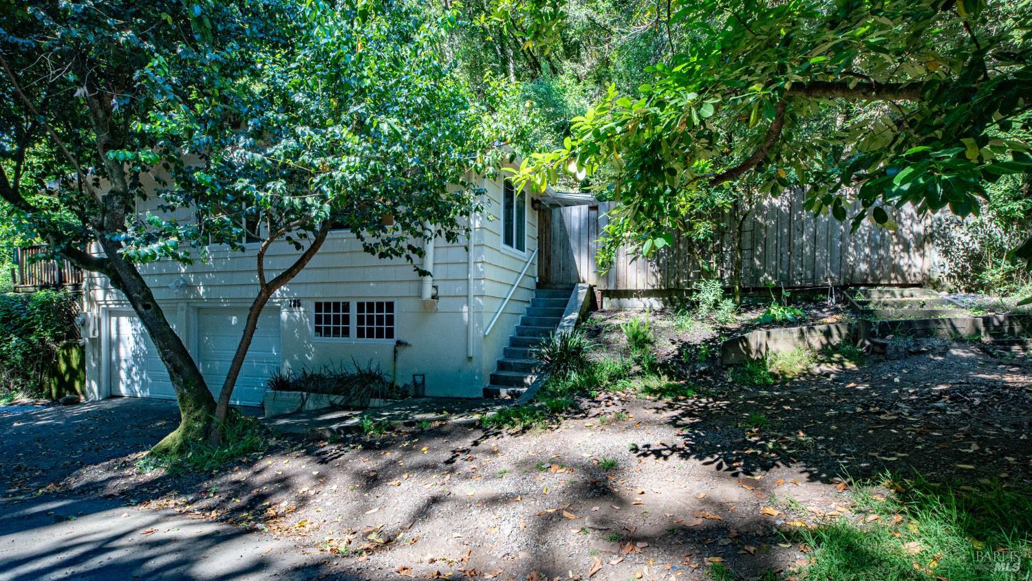 185 Tamal Road Forest Knolls, CA 94933 - Photo 4 of 41
